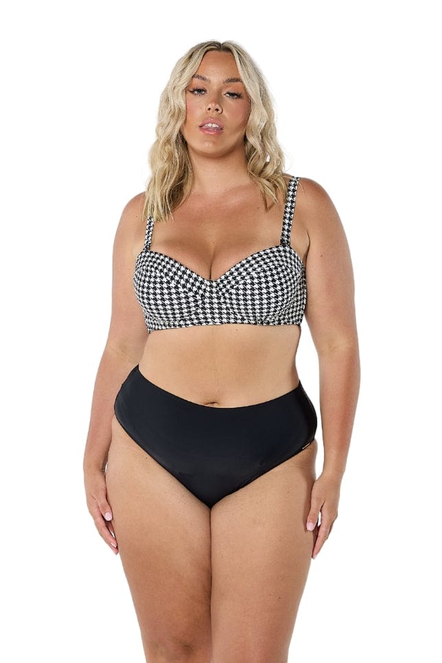 model wearing hounds tooth bikini top