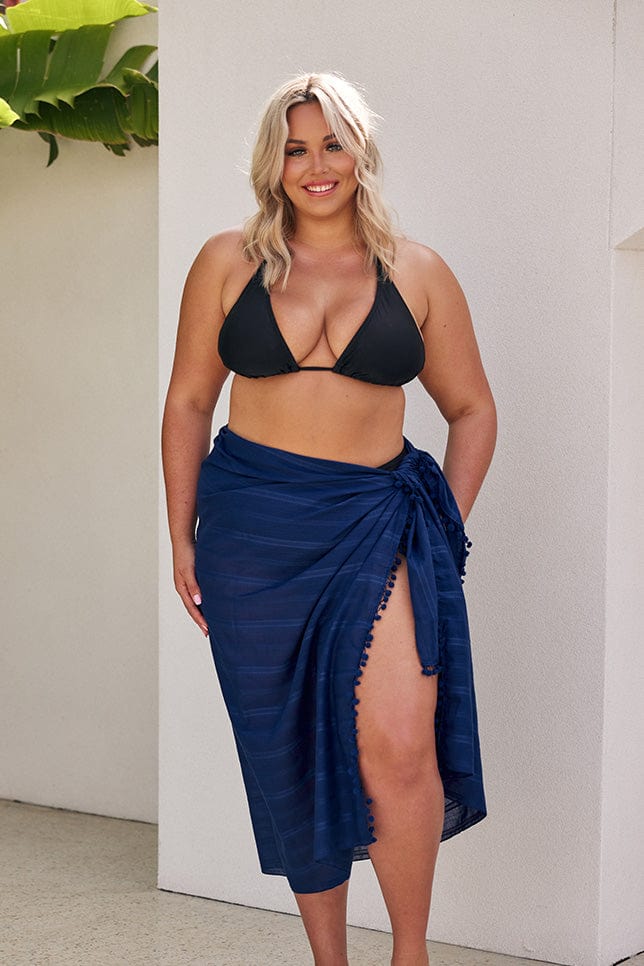 https://www.caprioscaswimwear.com.au/cdn/shop/files/NavyLadiesSarong.jpg?v=1700537586