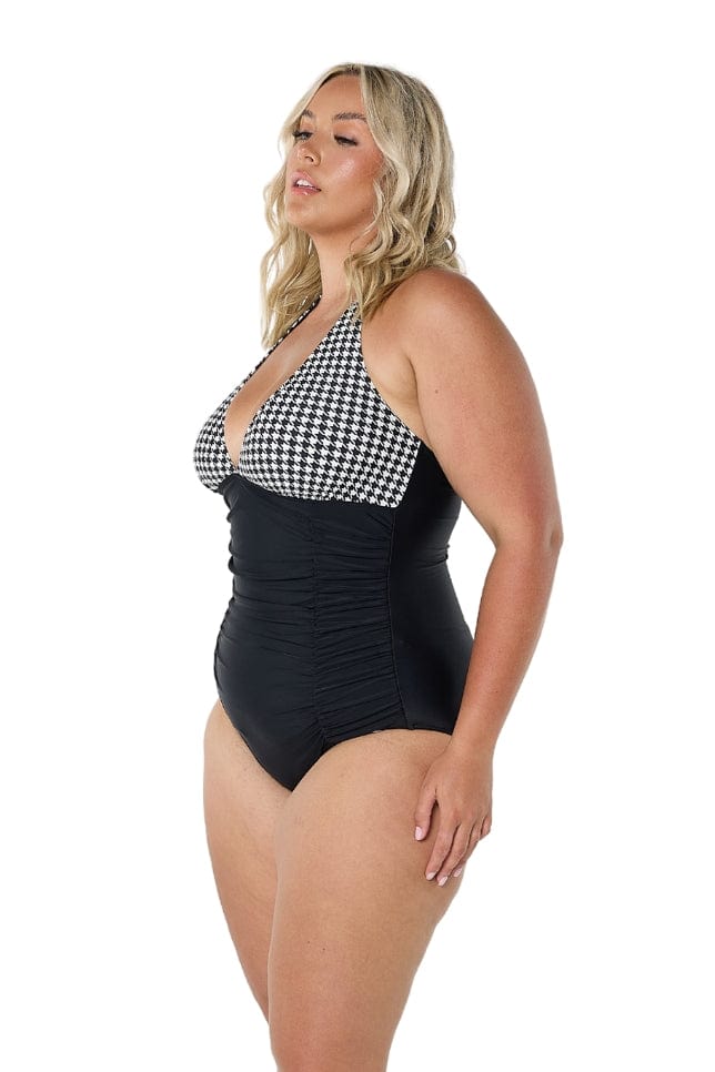 model showing side of hounds tooth halter one piece